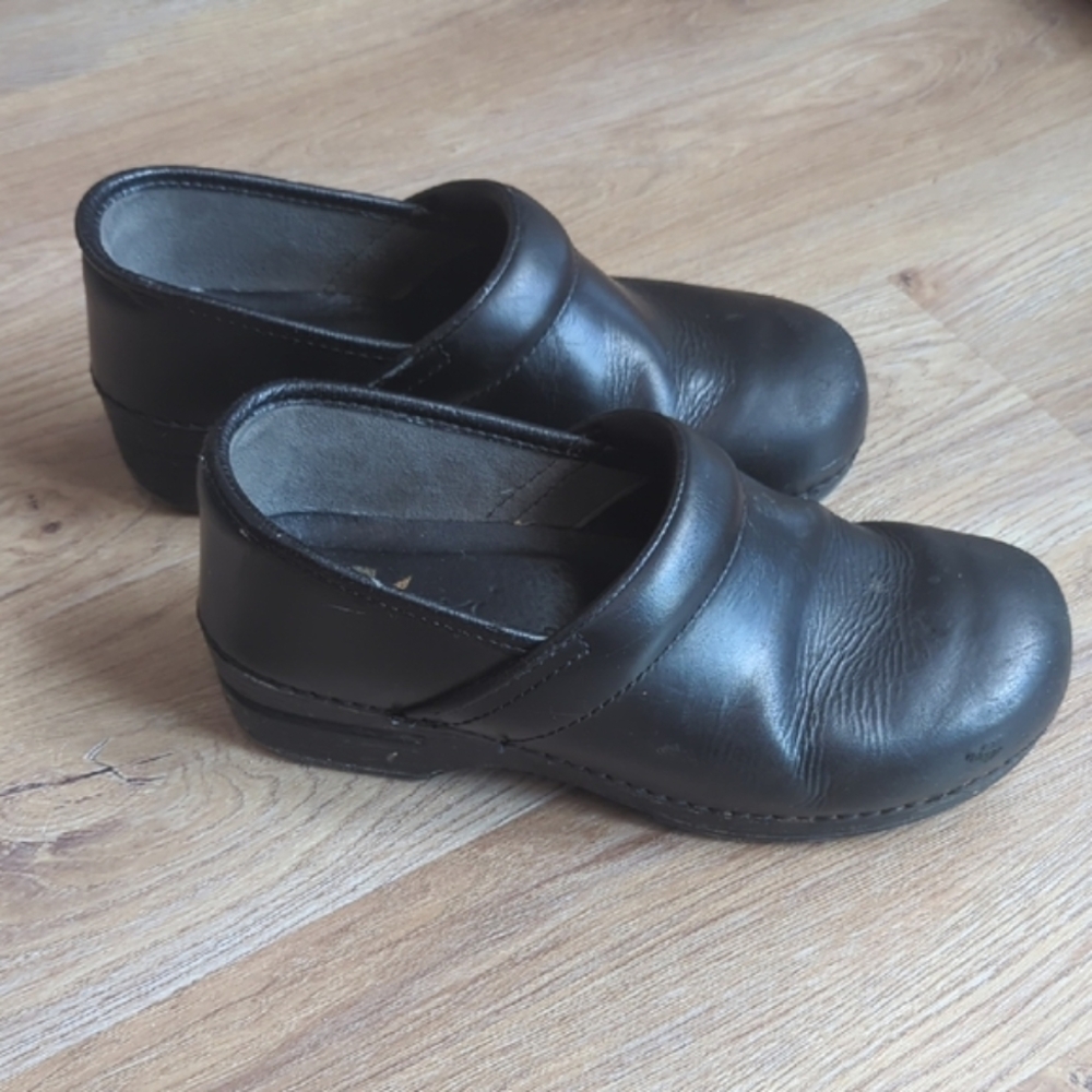 Women's Danskos In Black Leather, Size 40